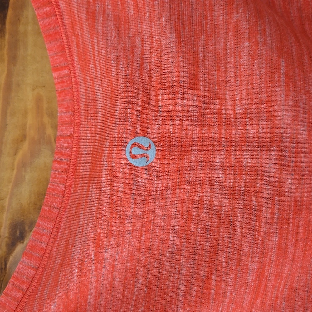 Lululemon shirt - Picture 3 of 4